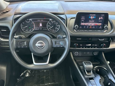 Used 2022 Nissan Rogue SV AWD/4WD image 15