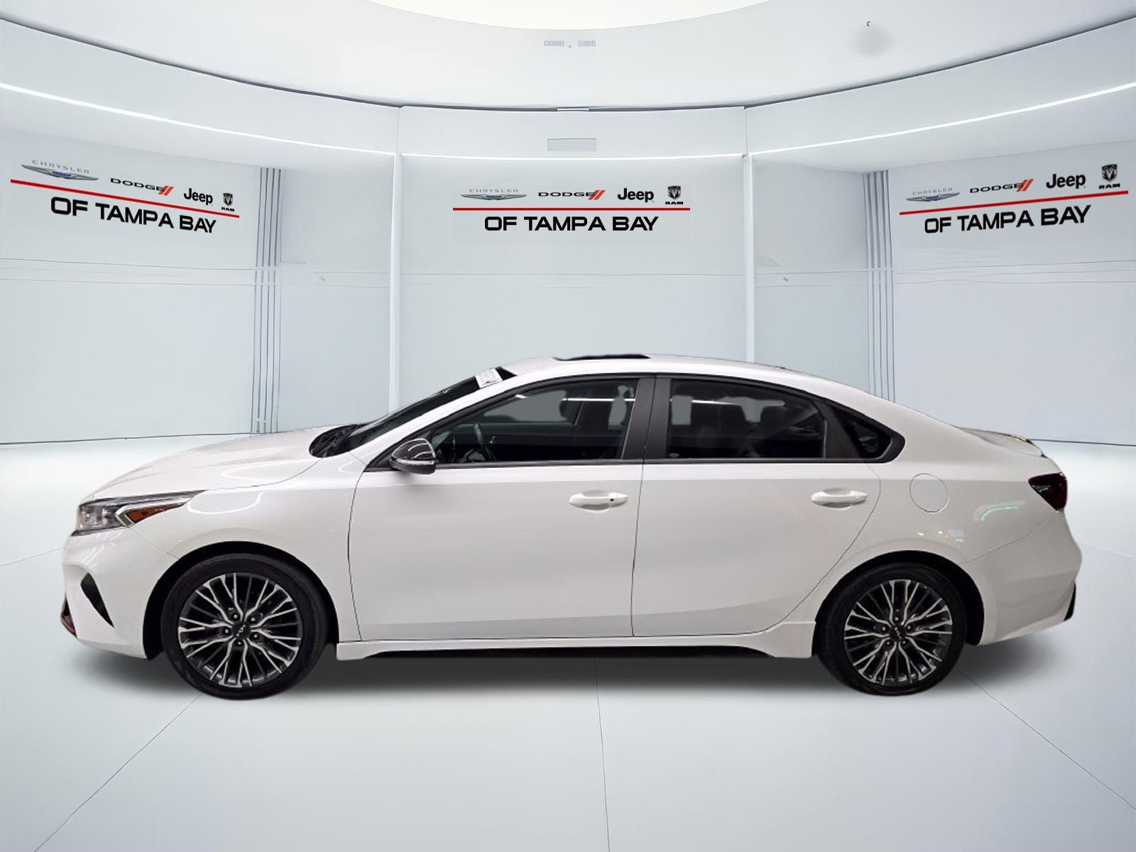 Used 2024 Kia Forte GT-Line w/ GT-Line Premium Package FWD image 3