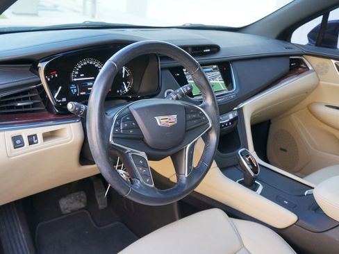 Used 2018 Cadillac XT5 Luxury w/ Driver Awareness Package image 26