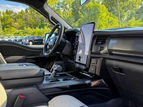 Used 2023 Ford F150 Lightning Platinum AWD/4WD image 14