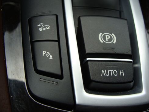 Used 2014 BMW 535i xDrive Sedan AWD/4WD image 28