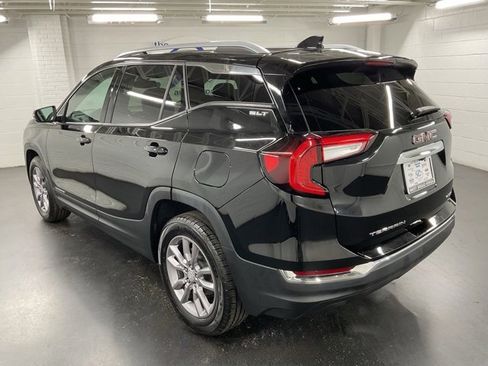 Used 2024 GMC Terrain SLT image 5