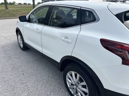 Used 2021 Nissan Rogue Sport S image 14