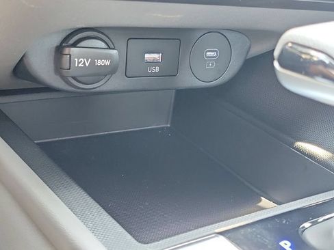 Certified 2026 Hyundai Elantra SE FWD image 12