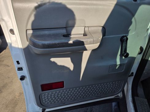 Used 2003 Ford F250 XL image 9