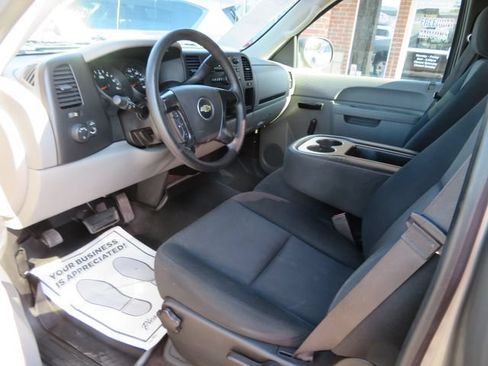 Used 2013 Chevrolet Silverado 1500 W/T RWD image 17
