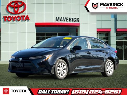 Used 2025 Toyota Corolla LE image 1