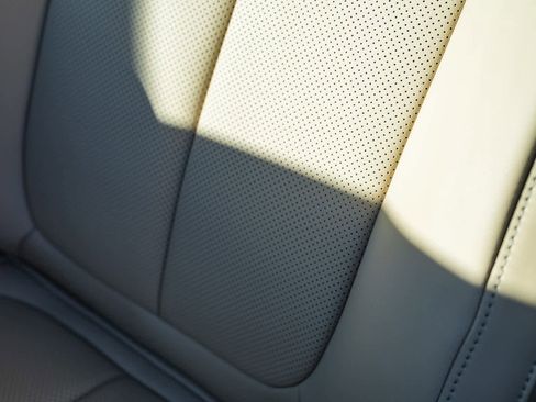 New 2025 Jeep Grand Cherokee L Limited w/ Luxury Tech Group II image 23