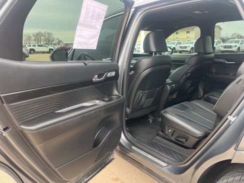 Used 2024 Hyundai Palisade Calligraphy image 34