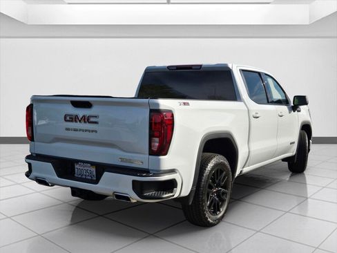 Used 2024 GMC Sierra 1500 Elevation w/ X31 Off-Road Package AWD/4WD image 5