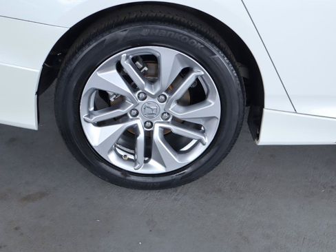 Used 2018 Honda Accord LX image 5