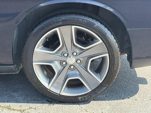 Used 2012 Dodge Challenger R/T RWD image 31