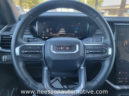 Used 2025 GMC Acadia Elevation image 19