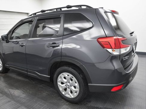 Used 2023 Subaru Forester Base image 5