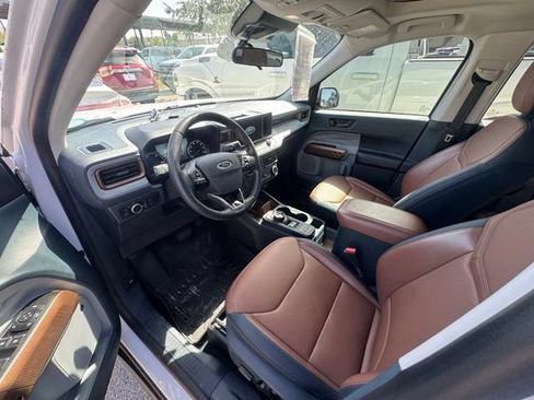 Used 2023 Ford Maverick Lariat w/ Lariat Luxury Package FWD image 2