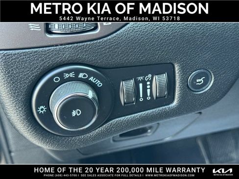 Used 2021 Jeep Cherokee Latitude Lux w/ Comfort/Convenience Group AWD/4WD image 13