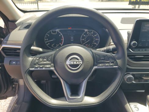 Certified 2024 Nissan Altima 2.5 SV FWD image 15