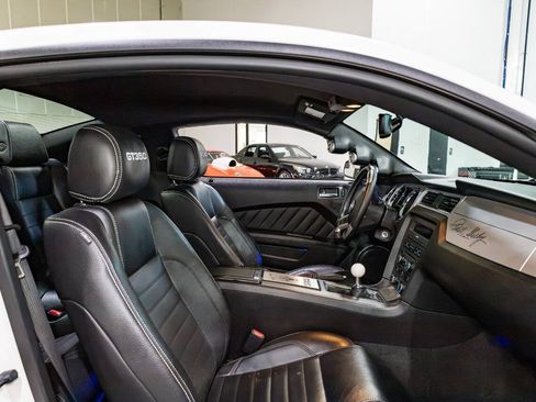 Used 2012 Ford Mustang GT Premium w/ HID Headlamps & Security Pkg RWD image 33