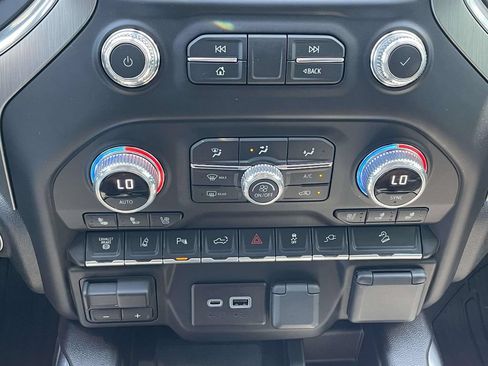 Used 2022 GMC Sierra 2500 Denali w/ Denali Ultimate Package AWD/4WD image 27