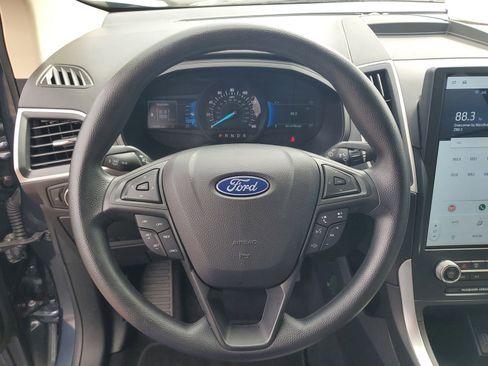 Certified 2024 Ford Edge SE image 17