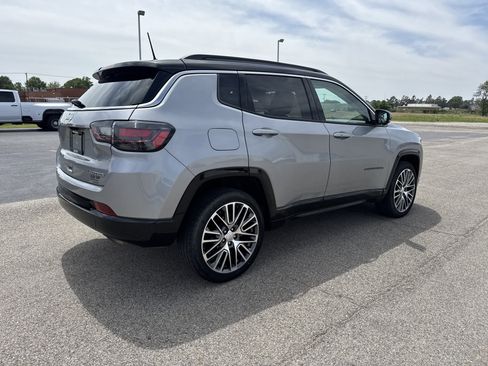 Used 2022 Jeep Compass Limited w/ Elite Group image 4