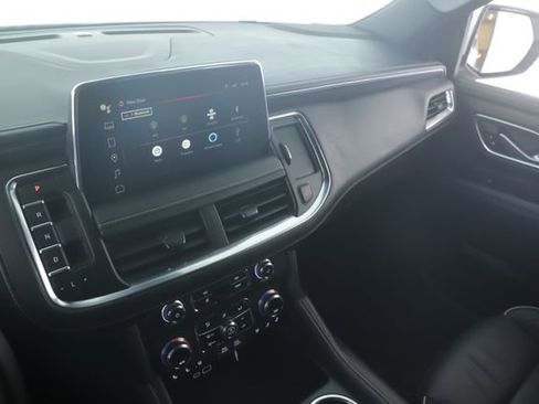 Used 2024 GMC Yukon SLT w/ SLT Premium Package AWD/4WD image 28