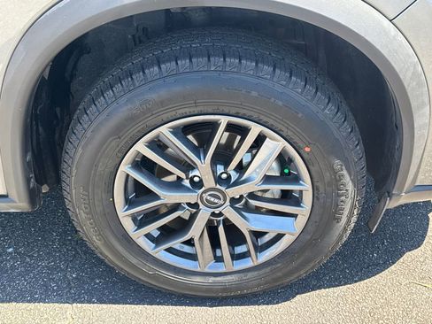 Used 2024 Nissan Rogue S AWD/4WD image 12