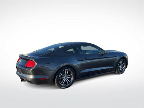 Used 2017 Ford Mustang Coupe image 9