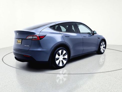 Used 2021 Tesla Model Y Long Range image 8