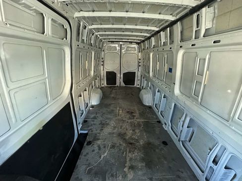 Used 2022 Mercedes-Benz Sprinter 2500 image 20