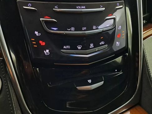 Used 2016 Cadillac Escalade 4WD image 18