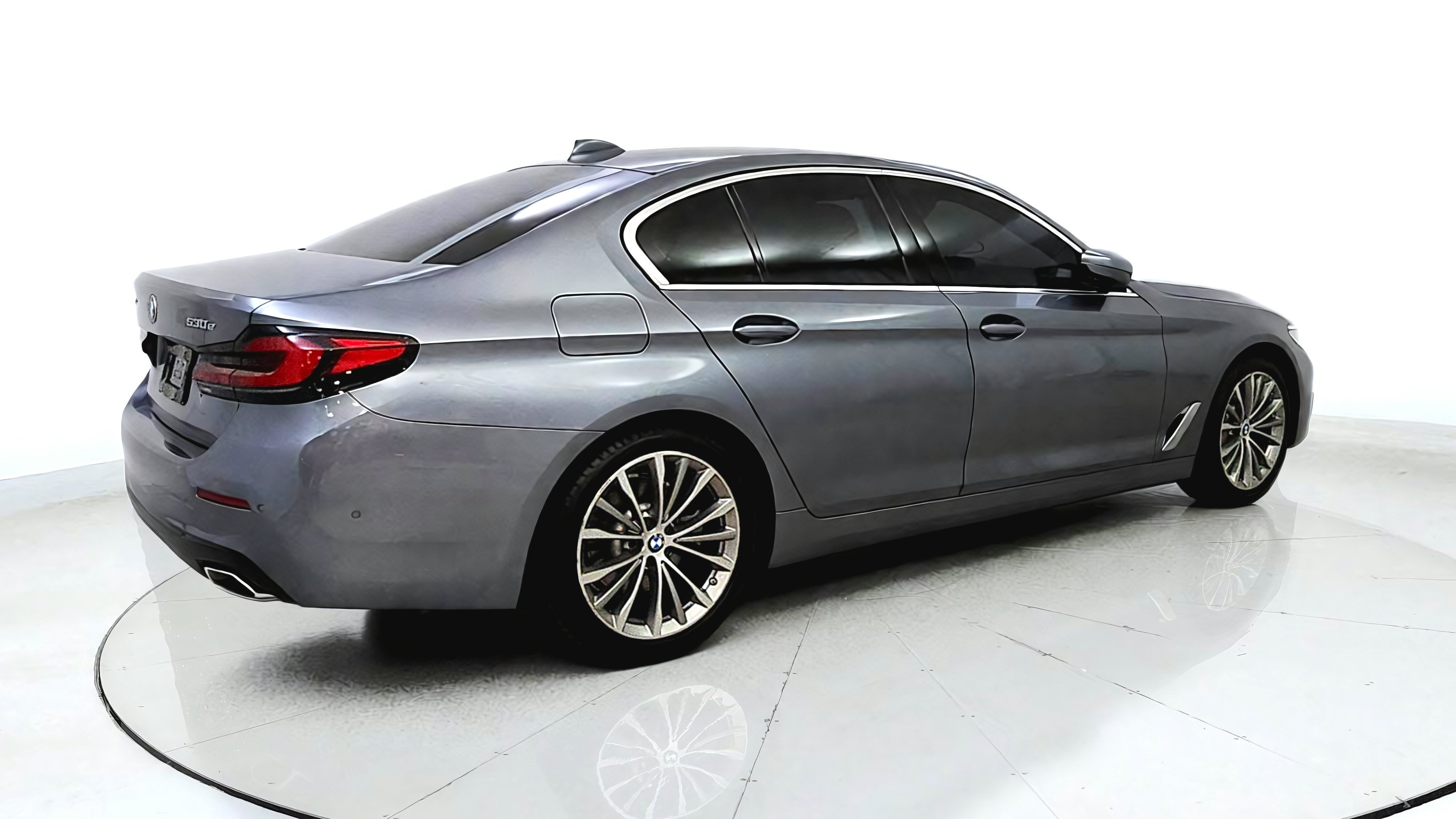 Used 2021 BMW 530e xDrive AWD/4WD image 7
