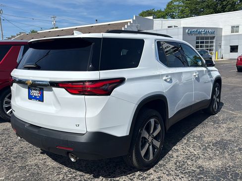 Used 2022 Chevrolet Traverse LT w/ LT Premium Package FWD image 5