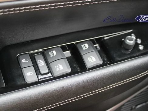 Used 2024 Jeep Wagoneer Series II w/ Flexible Seating Group AWD/4WD image 20