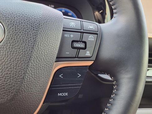 Used 2025 Toyota Crown Nightshade image 17