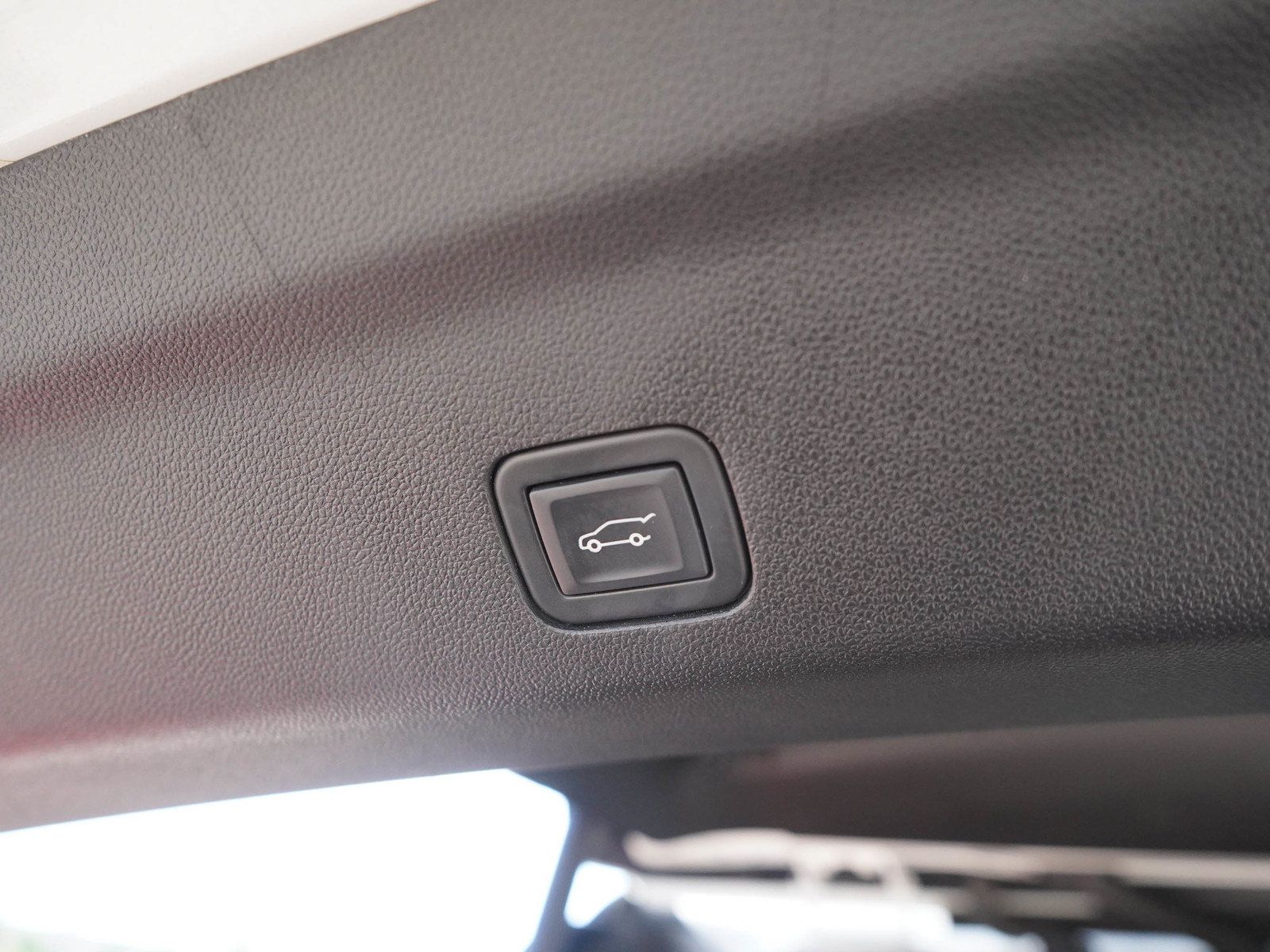 Used 2023 GMC Yukon Denali AWD/4WD image 17
