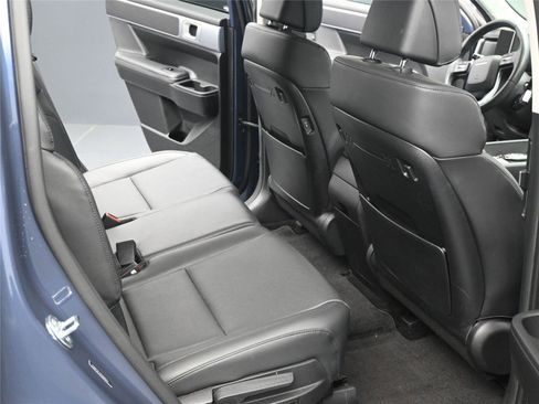 Used 2025 Hyundai Santa Fe SEL image 7