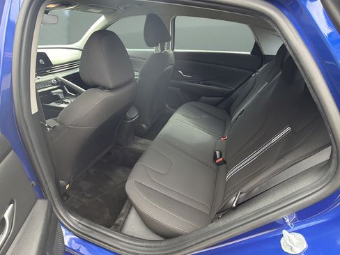 Used 2023 Hyundai Elantra SEL w/ Convenience Package FWD image 11