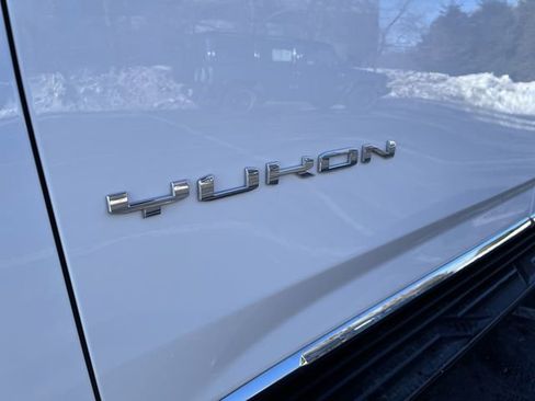 Used 2023 GMC Yukon XL SLT image 32