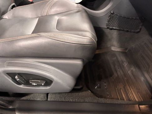 Used 2016 Volvo V60 T5 Cross Country w/ Convenience Package image 17