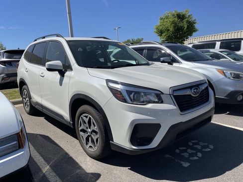 Used 2019 Subaru Forester Premium image 1