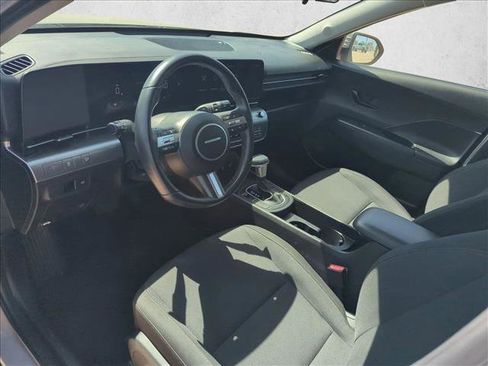 Used 2025 Hyundai Kona SEL FWD image 9