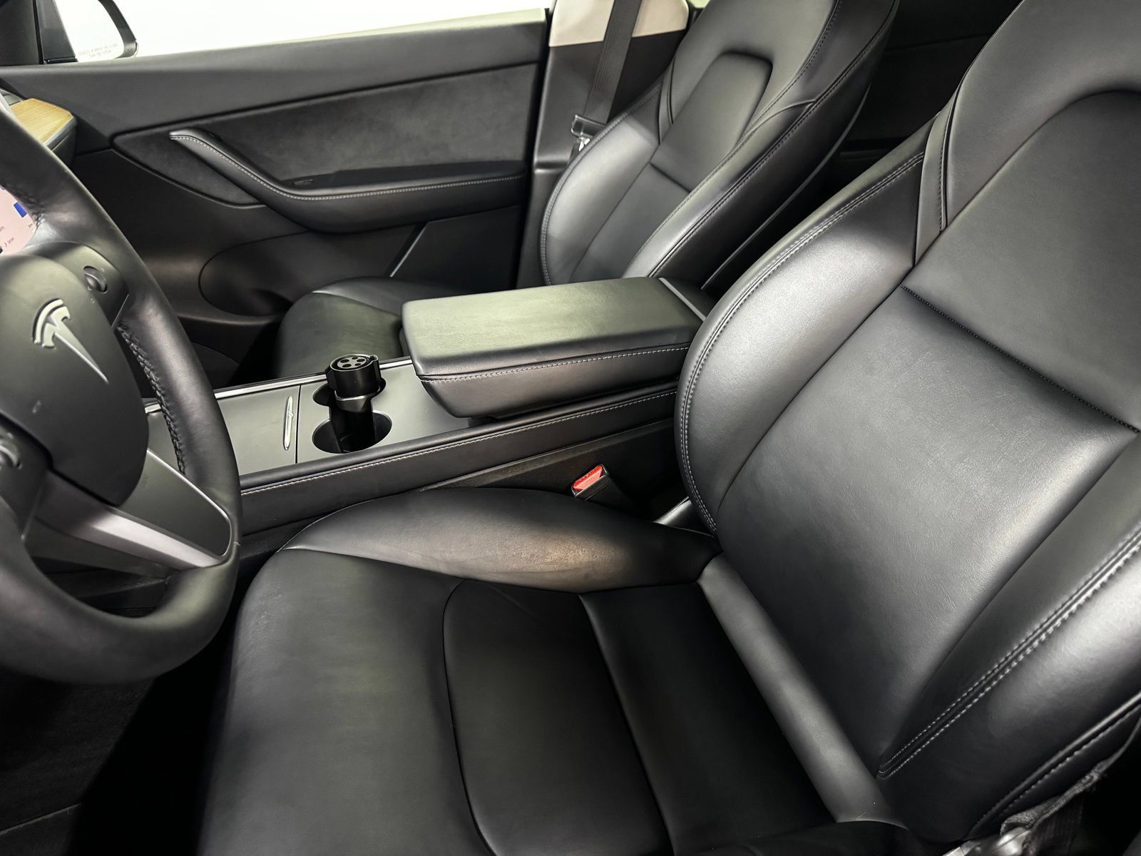 Used 2022 Tesla Model Y Long Range AWD/4WD image 8