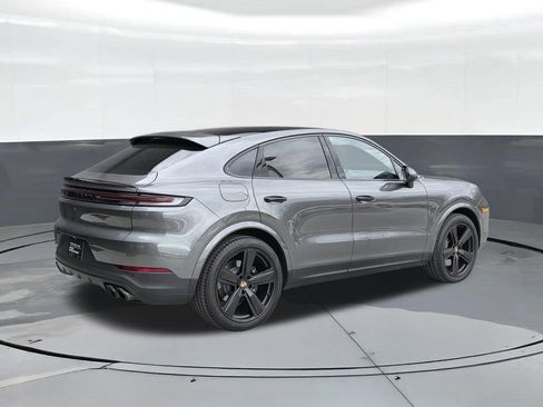 Certified 2025 Porsche Cayenne Coupe AWD/4WD image 8