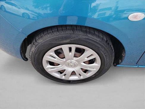 Used 2012 MAZDA MAZDA2 Sport image 10