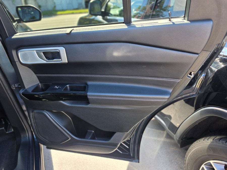 Used 2023 Ford Explorer ST AWD/4WD image 35