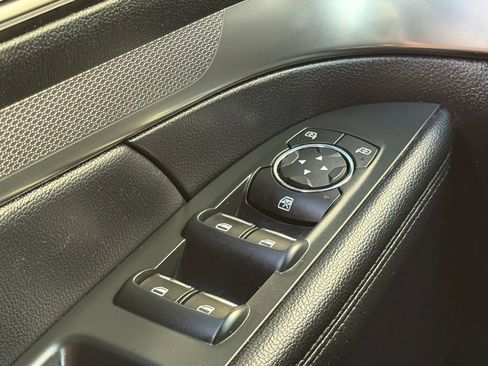 Used 2019 Ford Explorer XLT AWD/4WD image 42