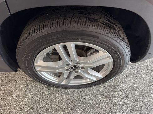 Used 2021 Mercedes-Benz GLB 250 w/ Premium Package image 15