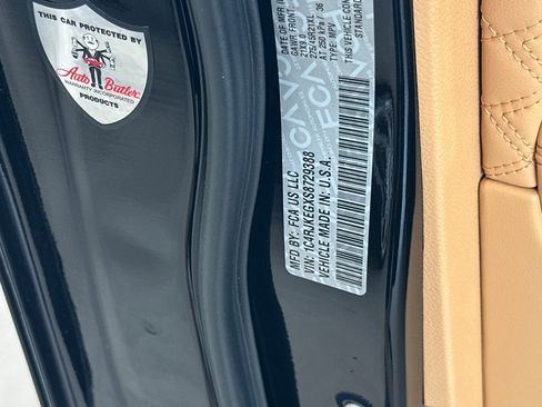 Used 2025 Jeep Grand Cherokee L Summit image 30