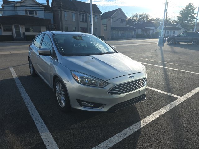 Used 2015 Ford Focus Titanium w/ Titanium Cold Weather Package FWD image 2